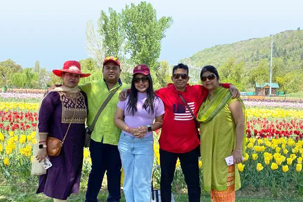 Kashmir Family Tour Package.